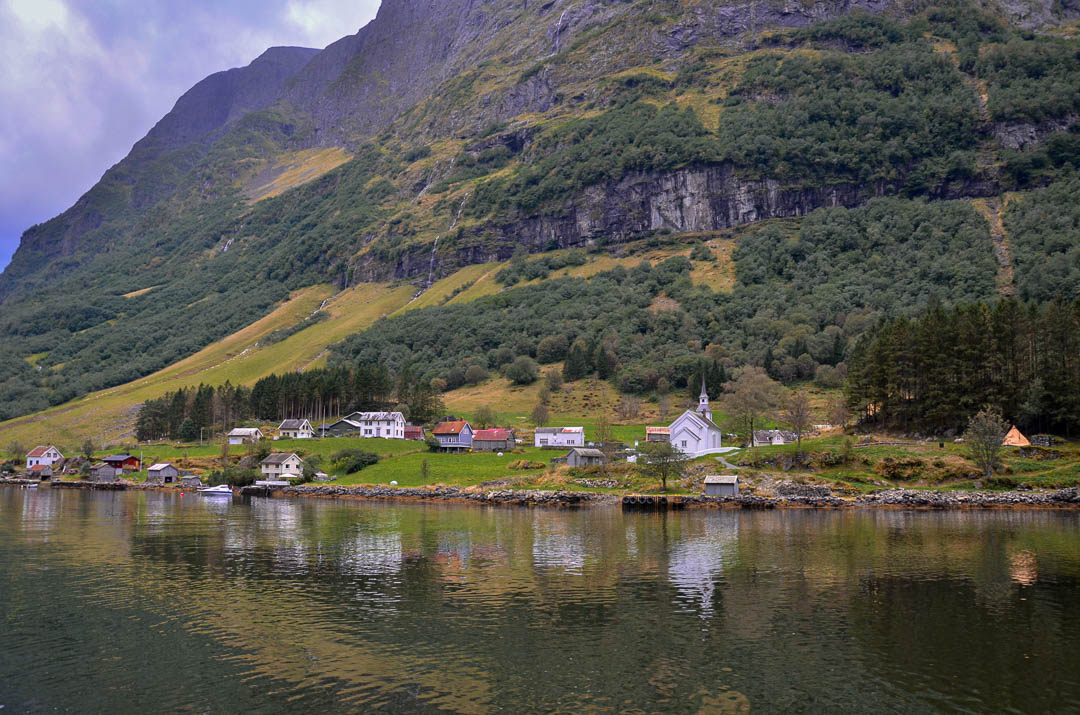 Houses-Naerøyfjord-in-Bakka-Norway